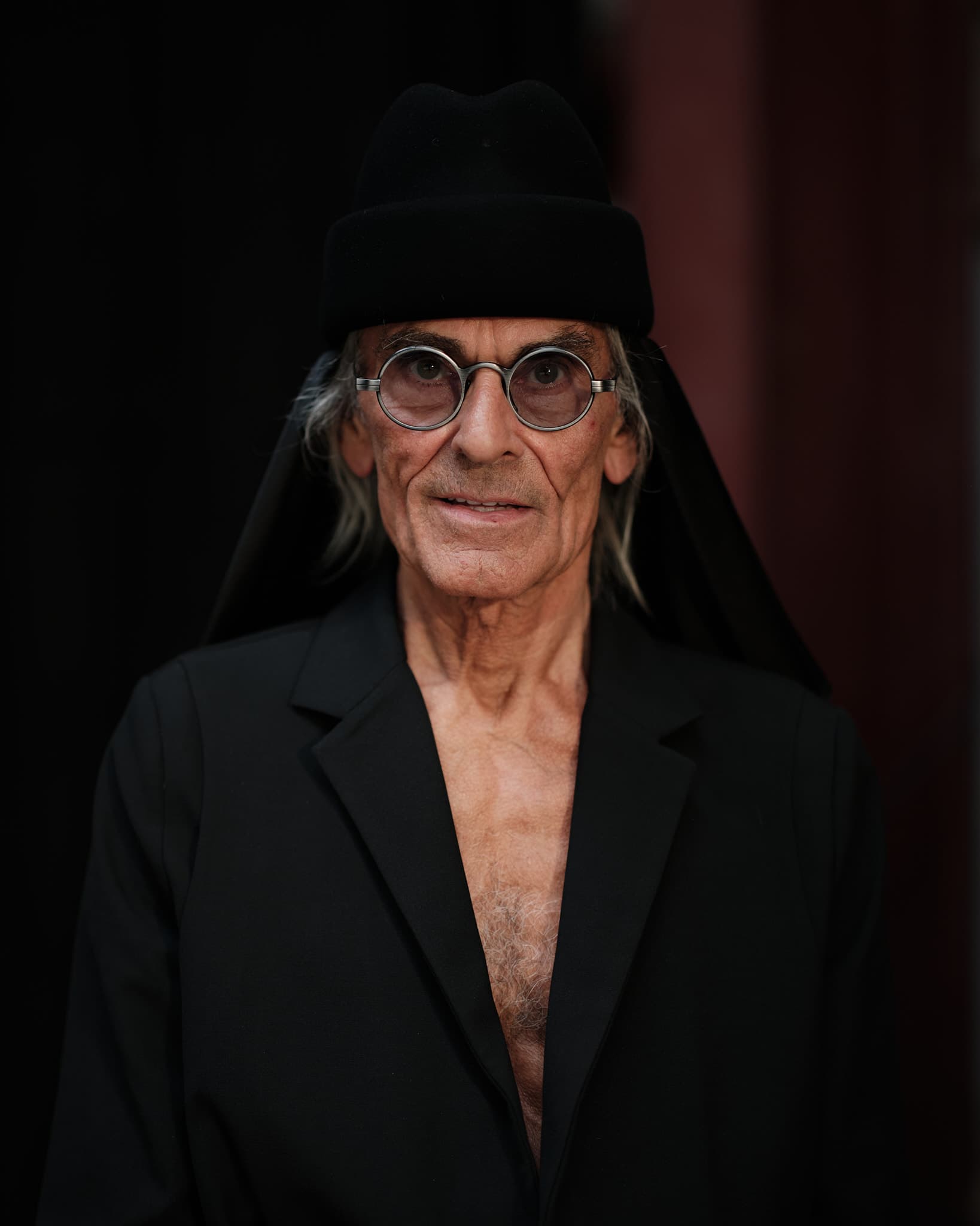 Behind the scenes photo 9