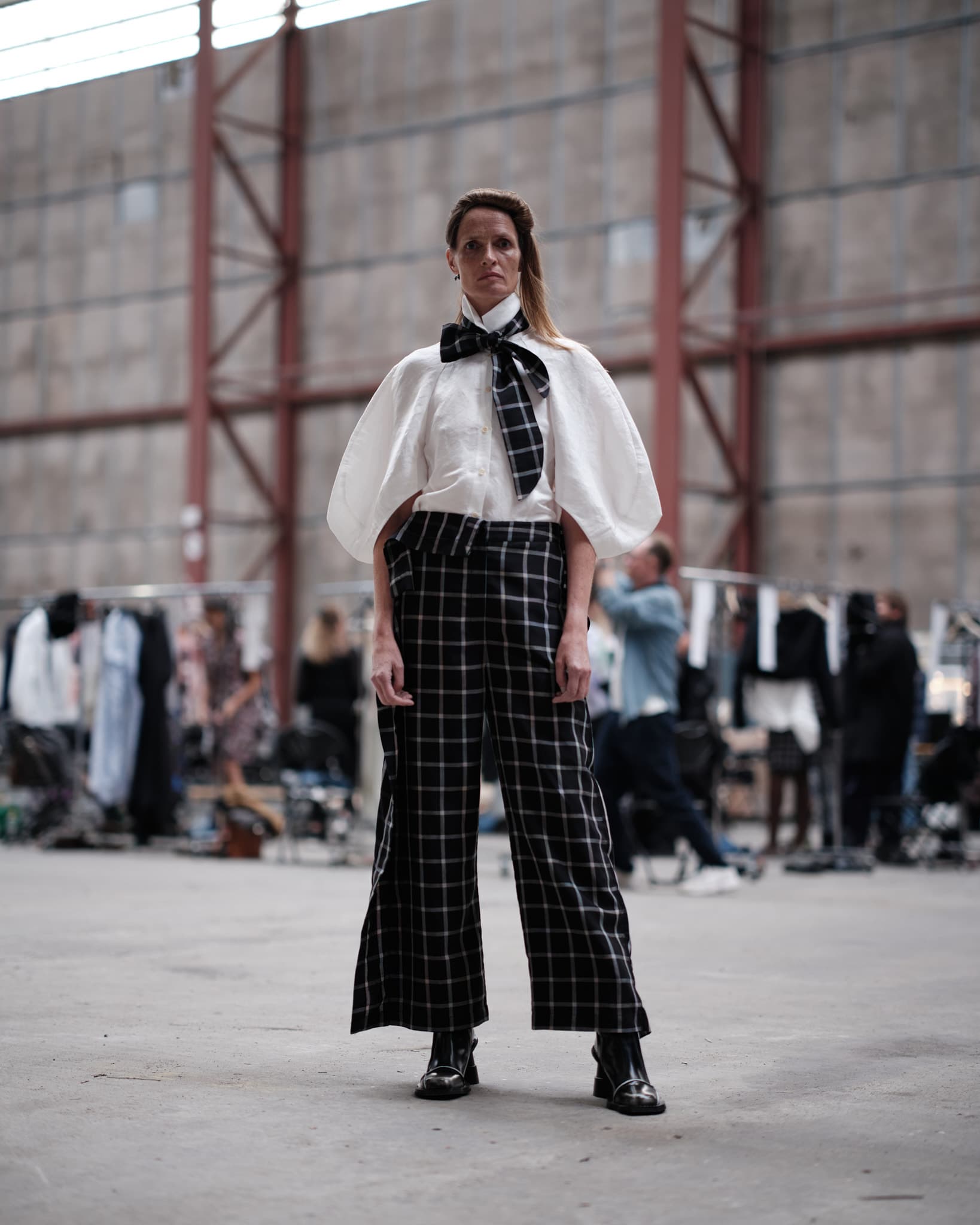 Behind the scenes photo 17