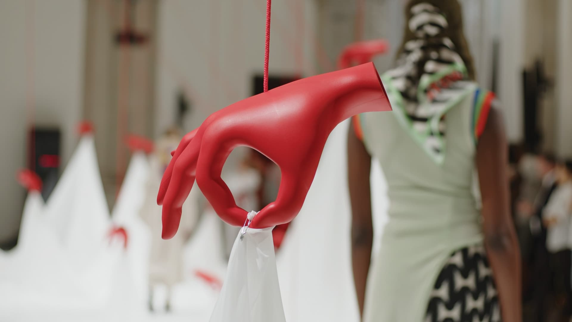 Runway moments – Henrik Vibskov Milan 1