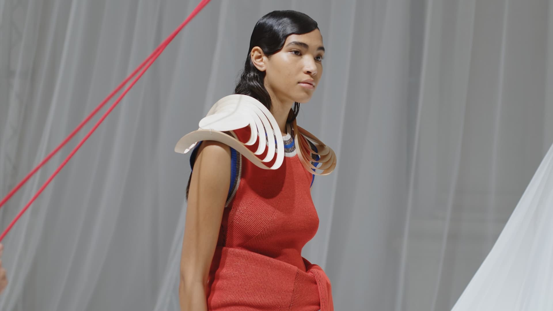 Runway moments – Henrik Vibskov Milan 4